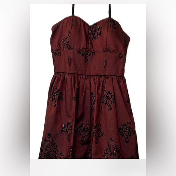 SOLD SOLD SOLD Burgundy Juniors dress juniors - Picture 2 of 7